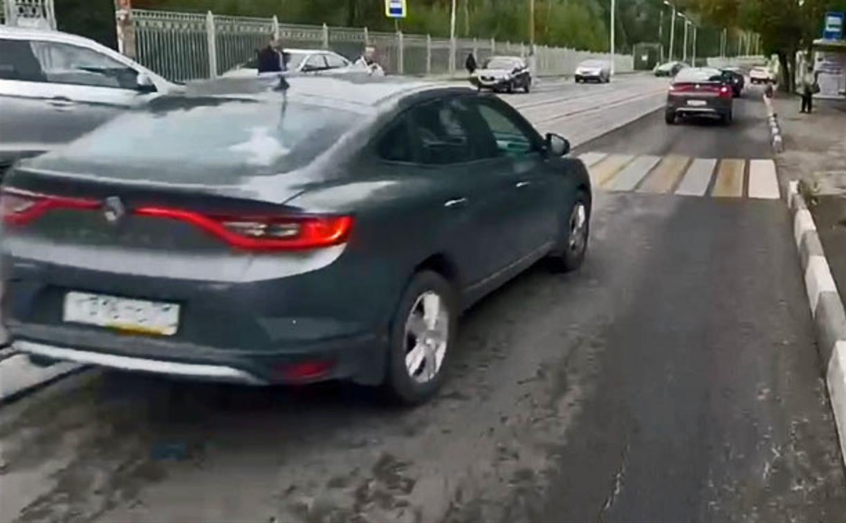 «Накажи автохама»: два Renault Arkana не пропустили пешеходов
