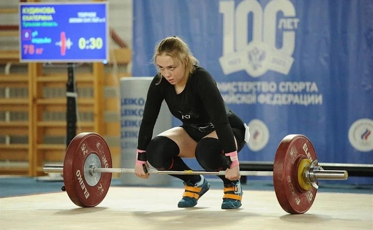 Тулячка Екатерина Кудинова привезла серебро с первенства России по тяжелой атлетике