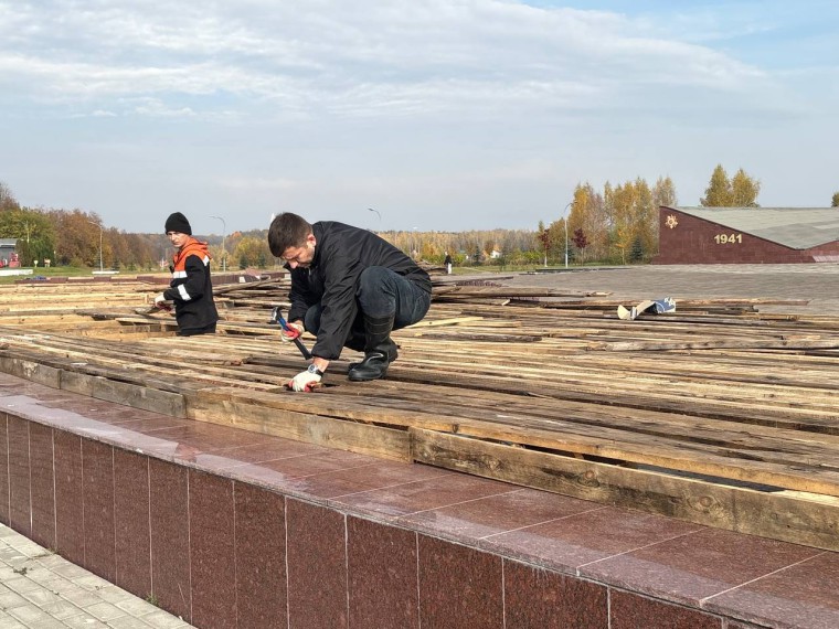 В Туле продолжают готовить городские фонтаны к зиме