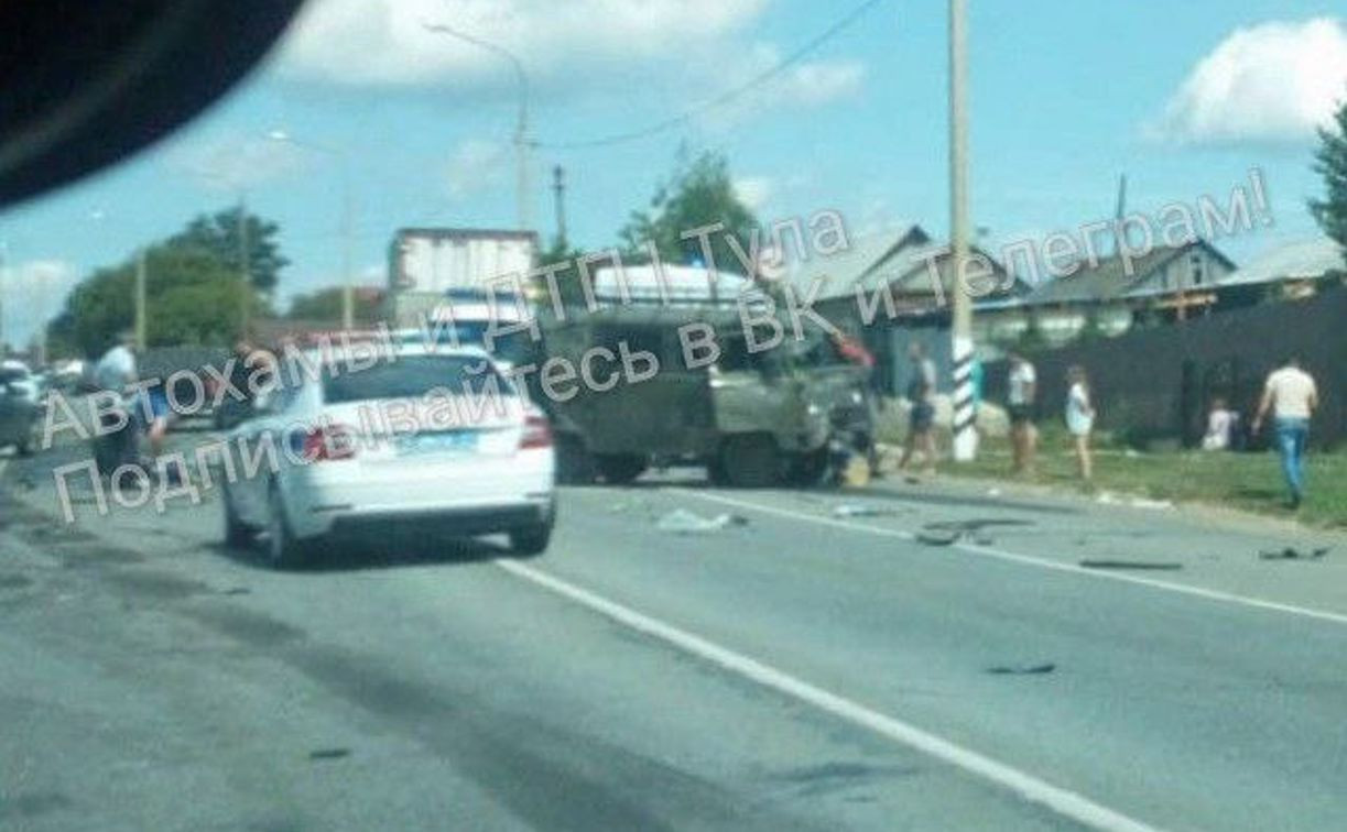 Массовое ДТП с грузовиком на М-2 под Тулой: в аварии пострадали три человека