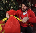 Защитник тульского «Арсенала» Анри Хагуш получил от Деда Мороза львёнка