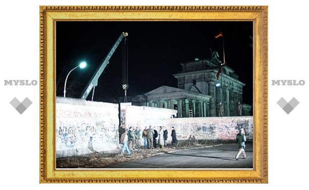 U2 дадут бесплатный концерт в честь 20-летия падения Берлинской стены