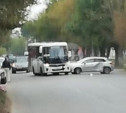 На ул. Кирова в Туле автобус врезался в легковушку