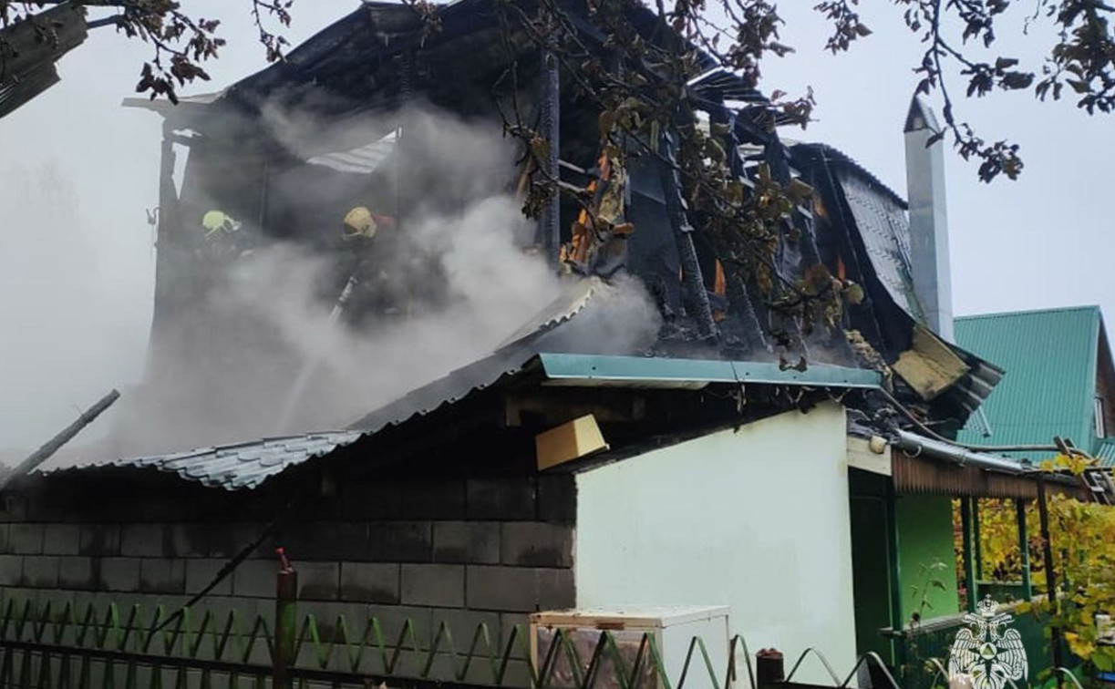 В СНТ «Газовик» сгорел дом, дача, два гаража и курятник 