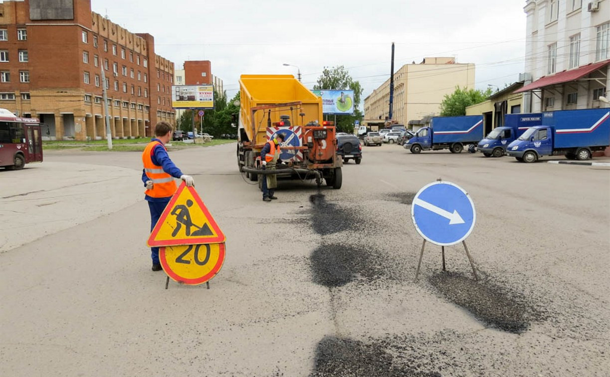 В Туле продолжается аварийно-восстановительный ремонт дорог