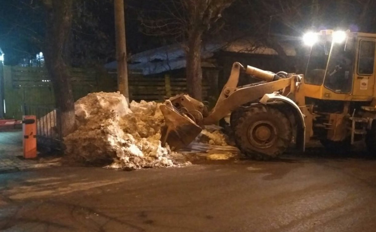 В ночь на 22 марта тульские улицы от снега убирала 101 единица техники