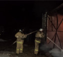 В Киреевском районе сгорел гараж с двумя машинами