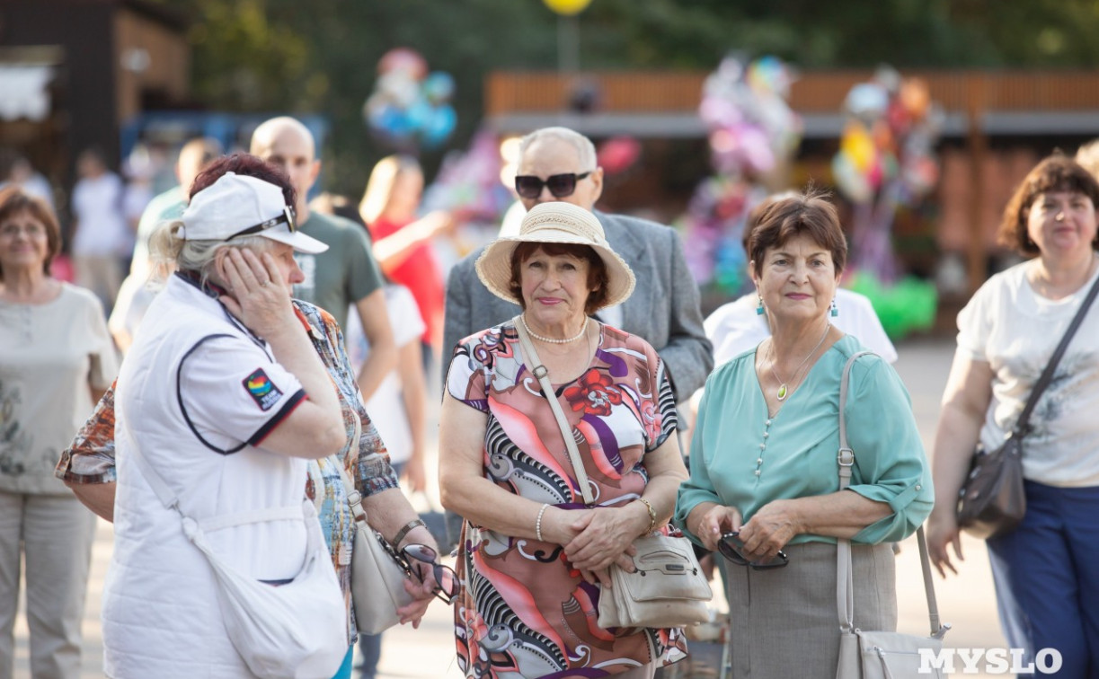Опубликован сентябрьский график выплат семьям с детьми и пенсий 