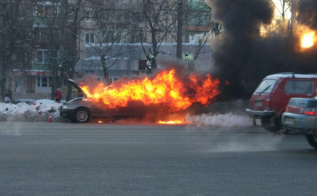 В Туле на Зеленстрое сгорел автомобиль