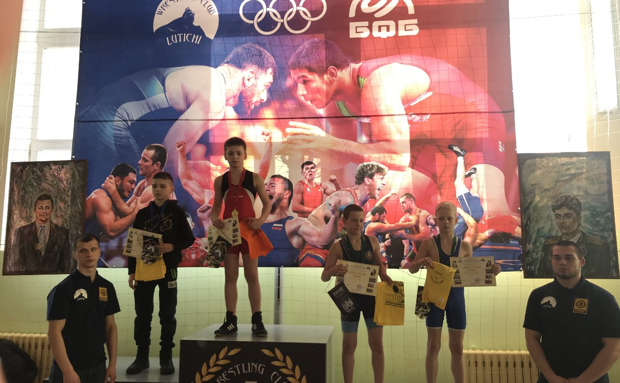 Юные туляки привезли медали с международного турнира по греко-римской борьбе