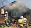 В Туле соседи и пожарные отстояли от огня частный дом