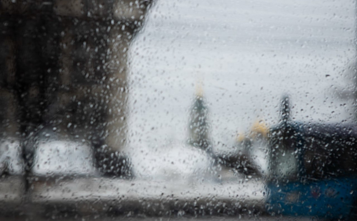 Последние выходные года будут мокрыми и ветренными