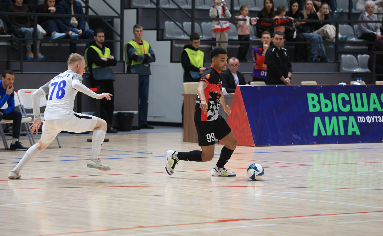 Большой фоторепортаж с матча «ТЗМС» — «Газпром-Югра-2»