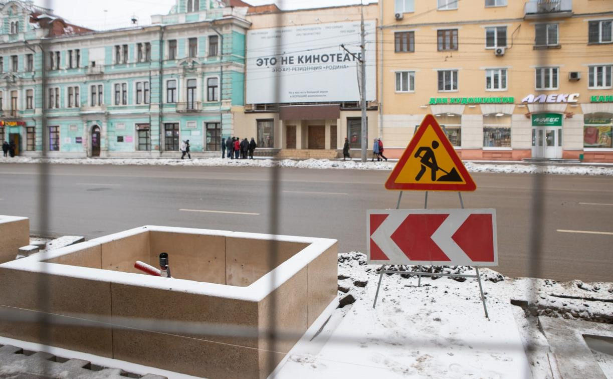 На проспекте Ленина в Туле устанавливают модули для озеленения: фоторепортаж