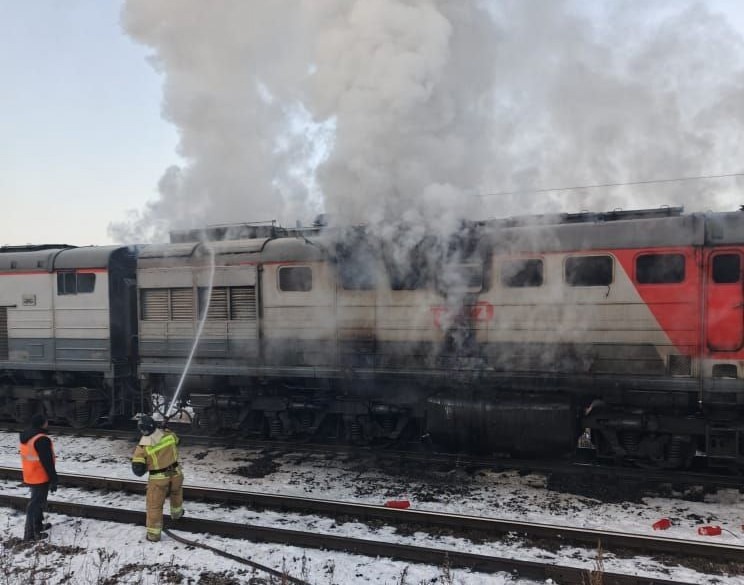 В Воловском районе загорелся тепловоз с щебнем