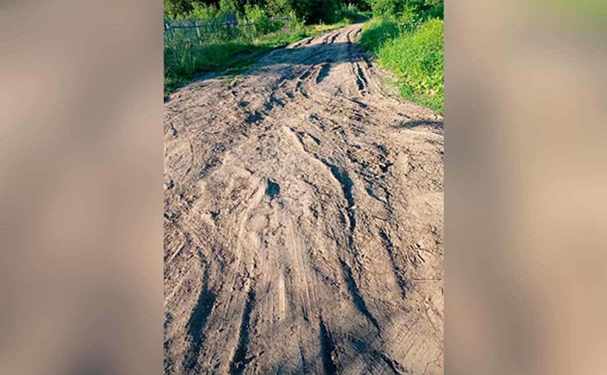 «Скорая» и пожарная не проедут»: жительница Киреевска пожаловалась на отсутствие дороги 