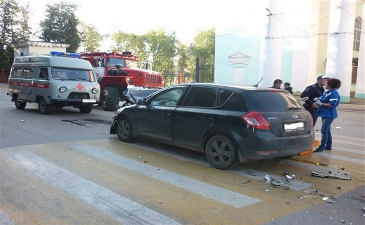 В столкновении двух иномарок в Ясногорске пострадала женщина