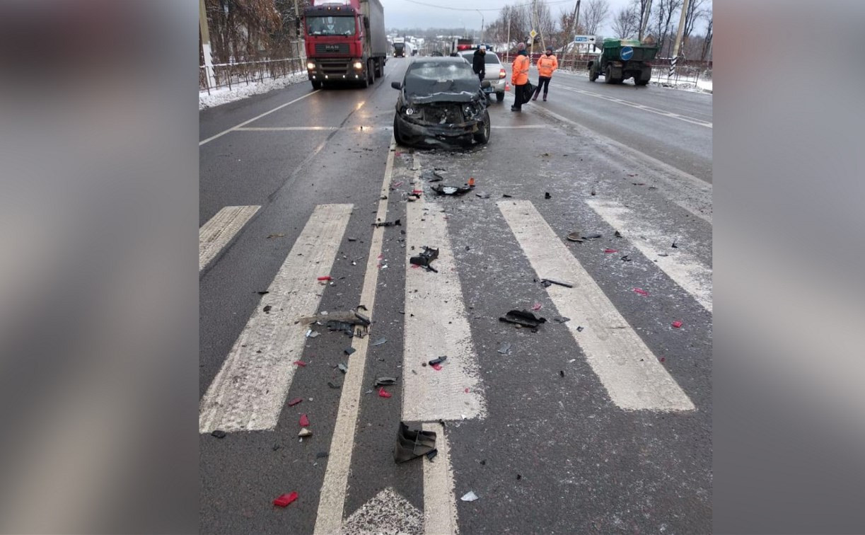 Три человека пострадали в ДТП на трассе «Крым» в Тульской области