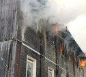 Прыгать с ребенком в окно или сгореть: страшные подробности пожара в Шатске