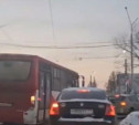 В Туле водитель автобуса решил, что ему можно нарушить ПДД