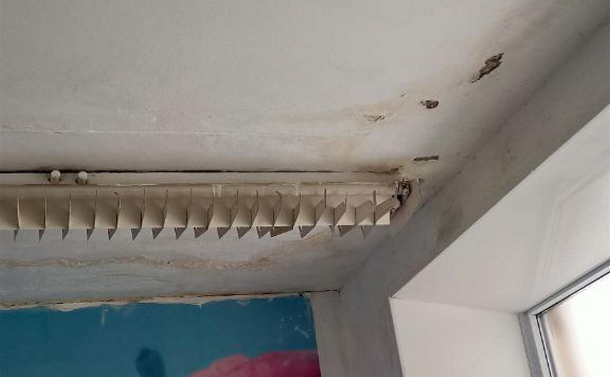 Протечки на потолке и битая посуда: каменская прокуратура выявила массу нарушений в школьной столовой
