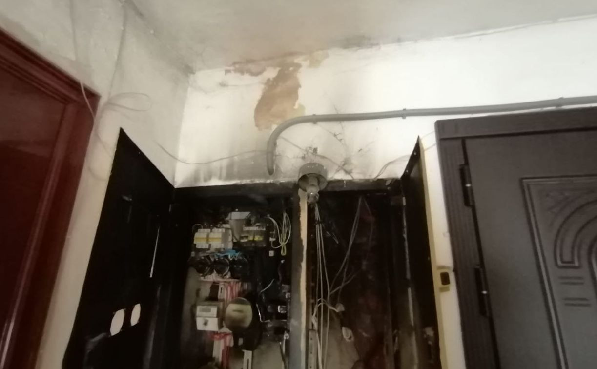 Из-за протекающей крыши в Шатске сгорел электрощиток в жилом доме