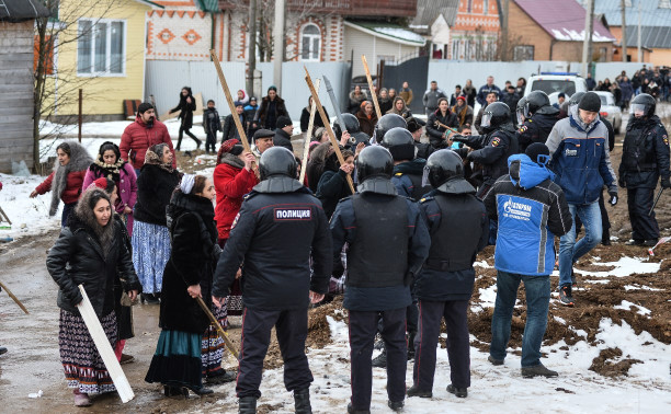 Жители цыганской общины устроили бунт в Плеханово