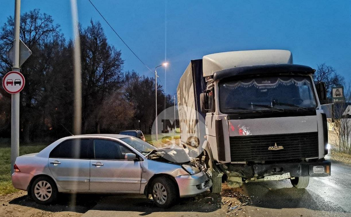 На Косой Горе в Туле произошло ДТП: один из водителей покинул место аварии