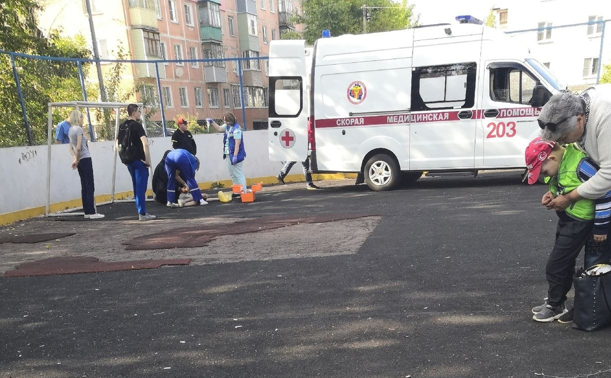 В Ефремове футбольные ворота упали на ребёнка: он умер в больнице