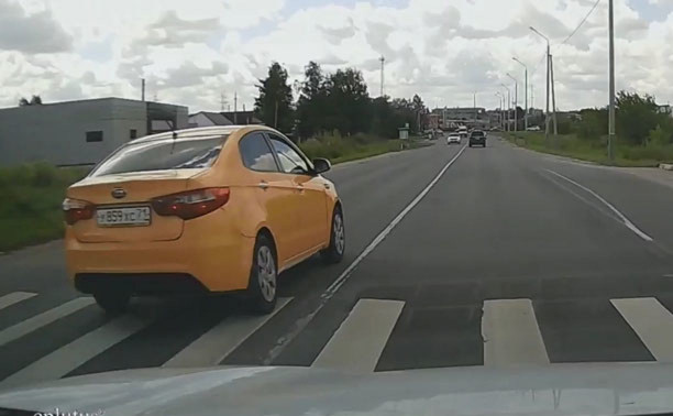 В Туле встретили слишком спешащего водителя на желтом авто