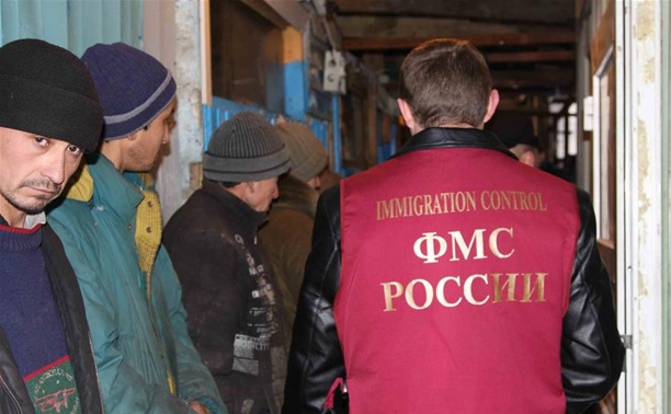 На Киреевском молочном заводе незаконно трудились 4 мигранта