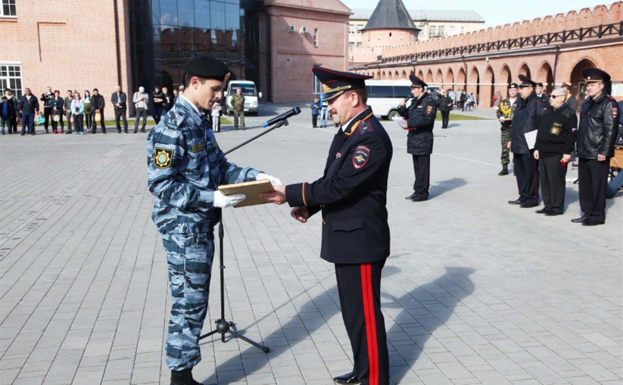 Начальник УМВД Сергей Галкин поздравил тульских кадетов