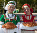 Россияне назвали главными положительными чертами нации гостеприимство и трудолюбие