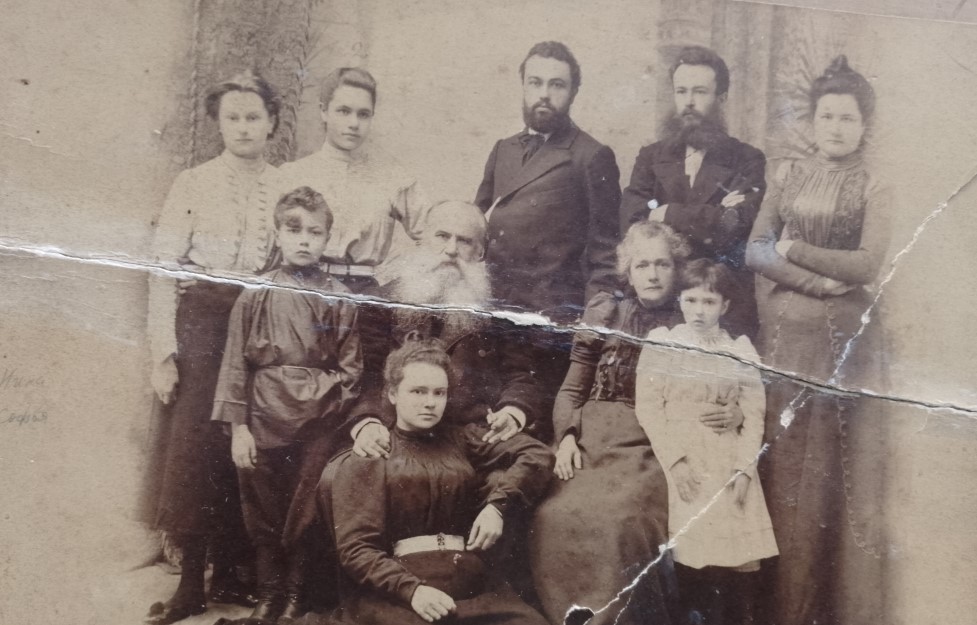 В музее-заповеднике Ивана Тургенева «Бежин луг» покажут старинные фотографии дворянских семей