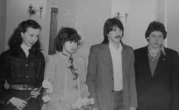 «Свадьбы с историей»: тулячка показала костюм, в котором выходила замуж известный дизайнер Люда Доброхотова