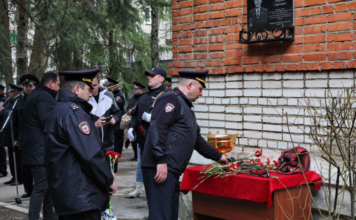 Тульские полицейские почтили память коллег, погибших год назад в Ингушетии