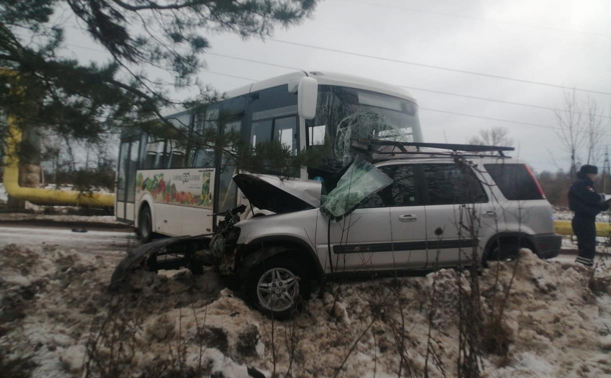 В Алексине произошло смертельное ДТП с автобусом