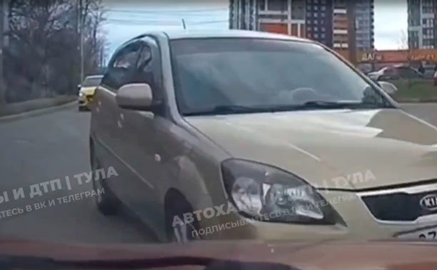 В Туле водитель решил схитрить и устроил ДТП