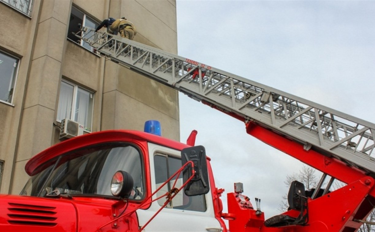 Тульские пожарные ликвидировали условное возгорание в здании суда