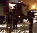 Пожарные спасли девушку из горящей квартиры