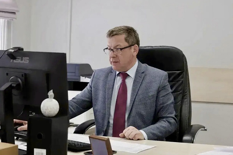 Министр ЖКХ Олег Дючков поручил усилить контроль за вывозом мусора в условиях снегопадов