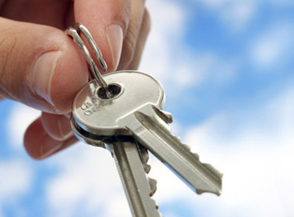 Почти 300 тульских сирот получат ключи от новых квартир