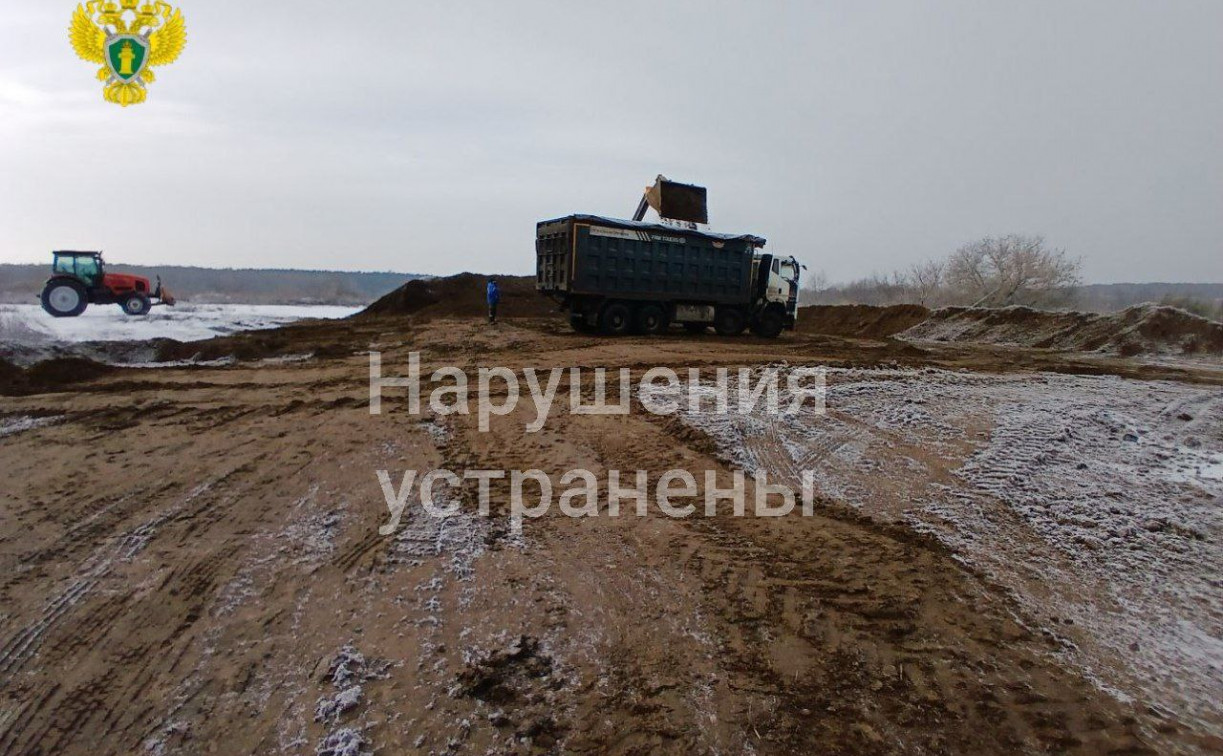 Тульская прокуратура заставила птицеферму убрать птичий помёт с полей