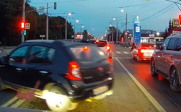 В Туле водитель выяснил, почему не стоит держать большую дистанцию