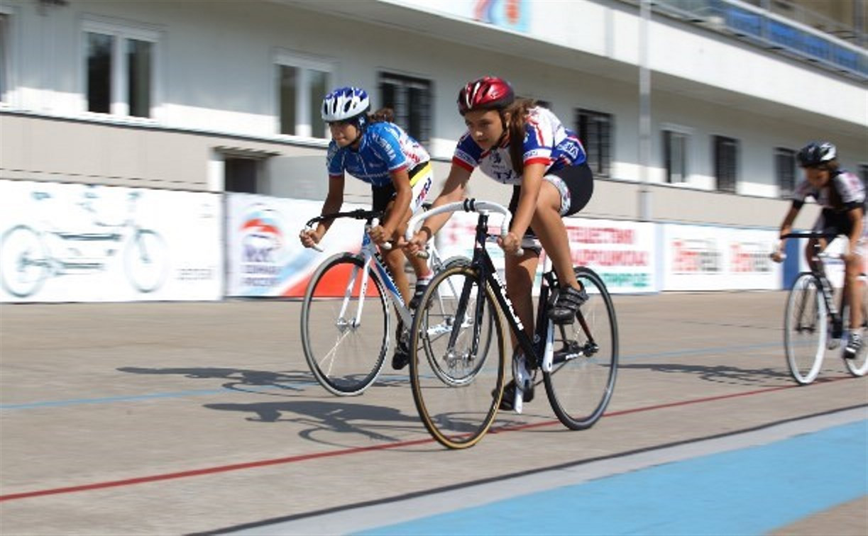 Тульская велосипедистка Ксения Андреева завоевала серебро на первенстве Европы