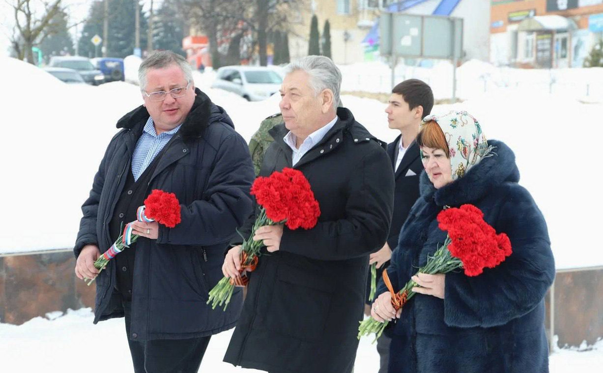Дань памяти героям современности: Николай Воробьев посетил мемориал, посвященный участникам СВО в Плавске 