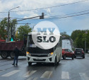 В Туле на Октябрьской КамАЗ врезался в пассажирский автобус 