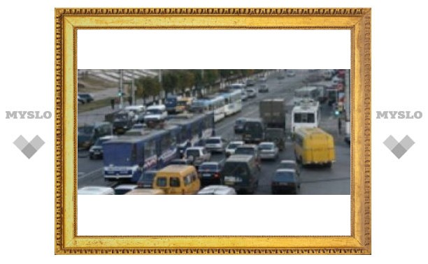 Тульские автомобилисты мешают трамваям