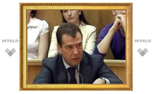 Медведев пообещал регионам дешевый интернет
