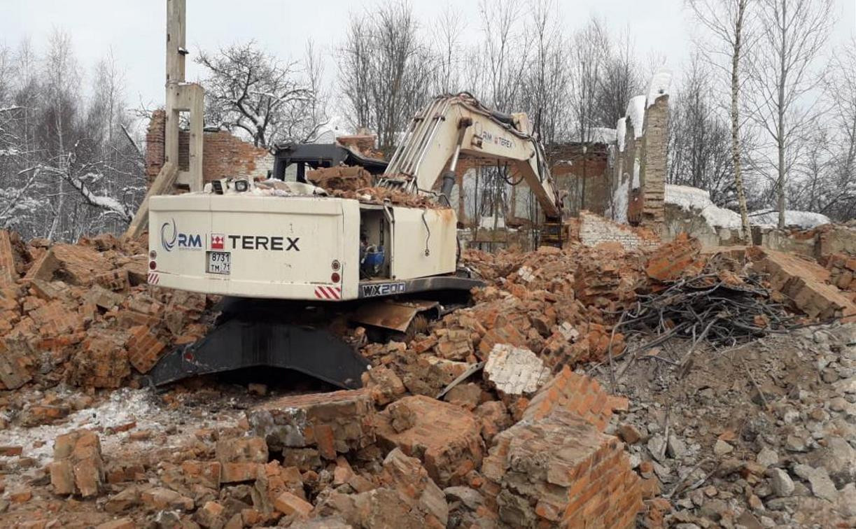 В Суворовском районе рухнула стена «заброшки»: погиб человек